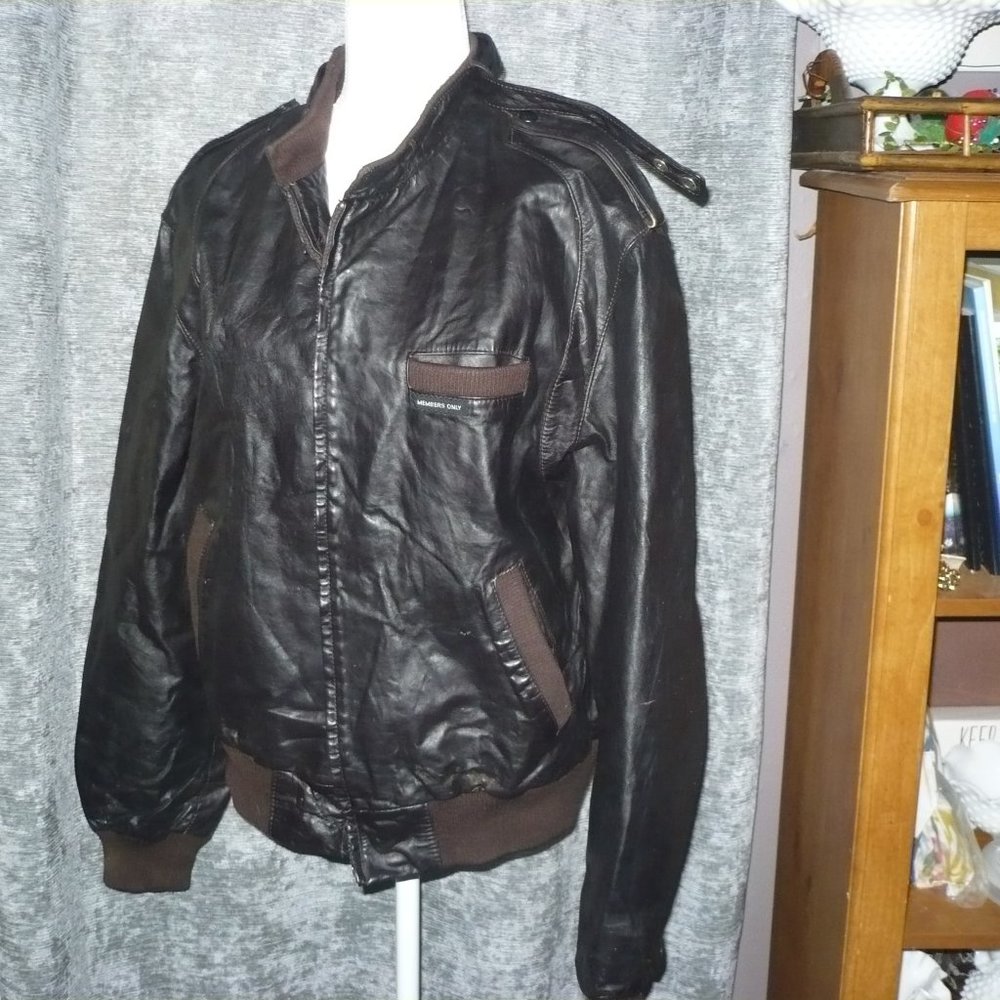 Vintage members only leather jacket Europe Craft smoke and pet friendly